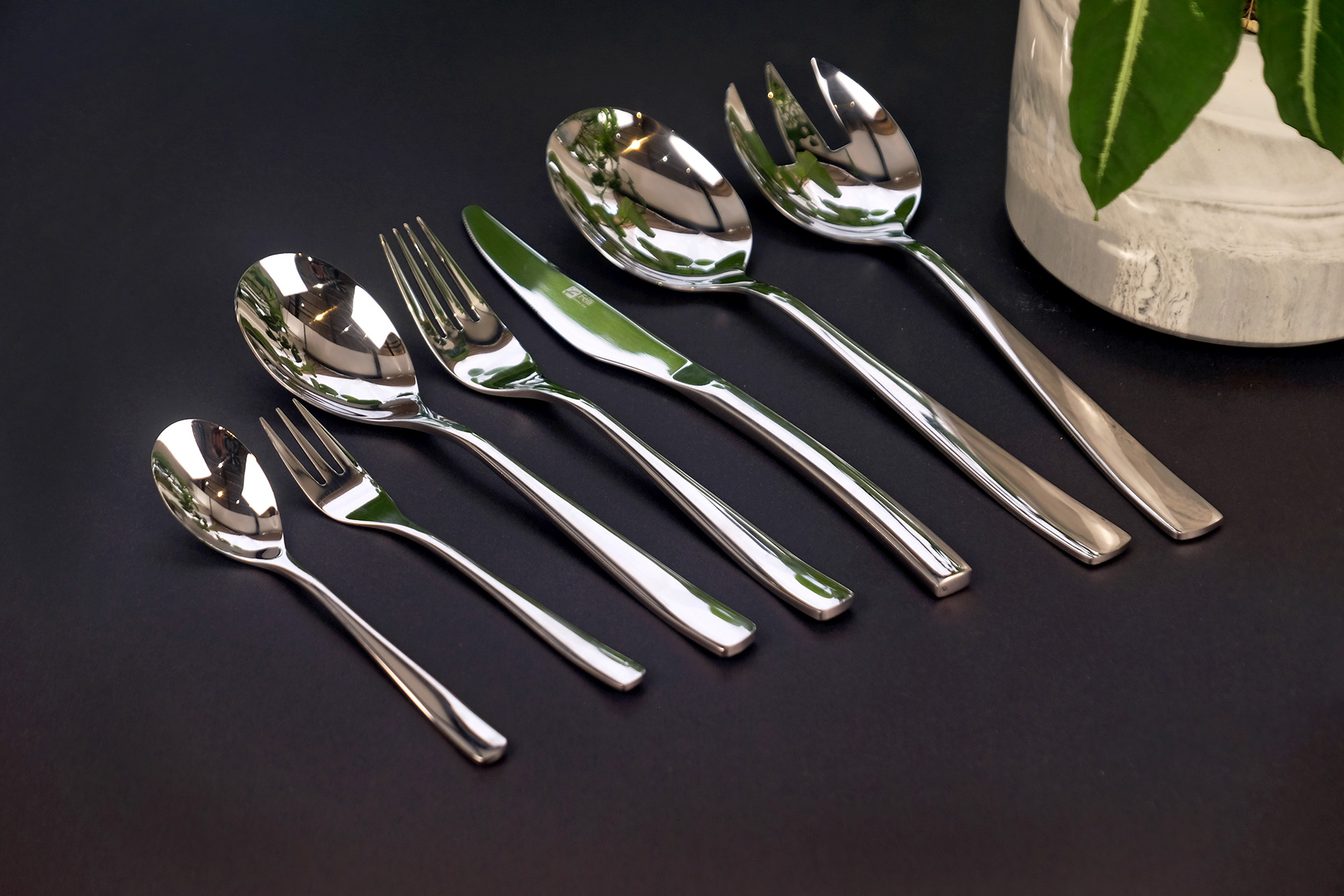 Curve Cutlery Set 30pcs (FREE Serving Salad Spoon)