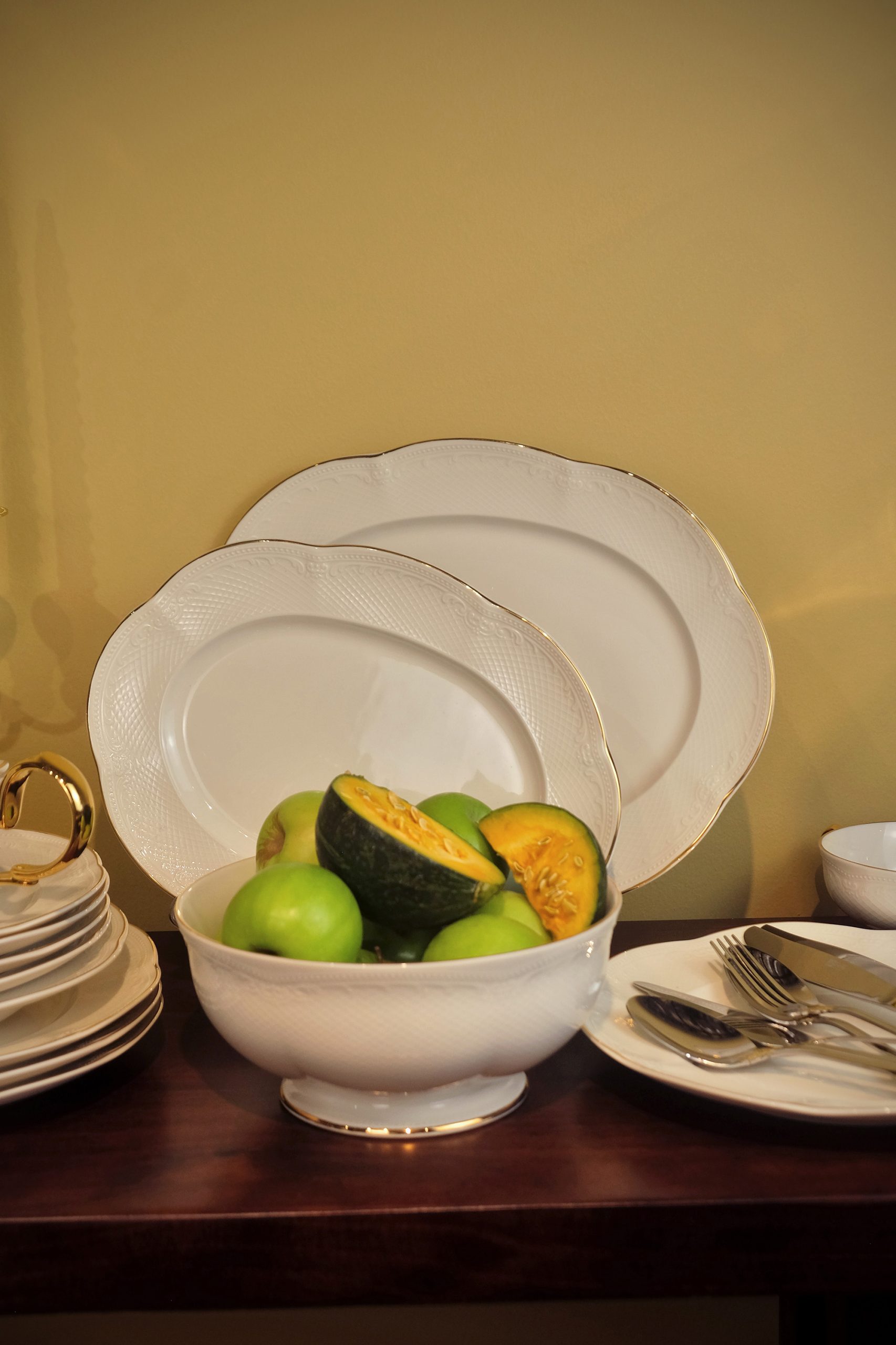 Noble Gold Oval Plate 36.0 Cm