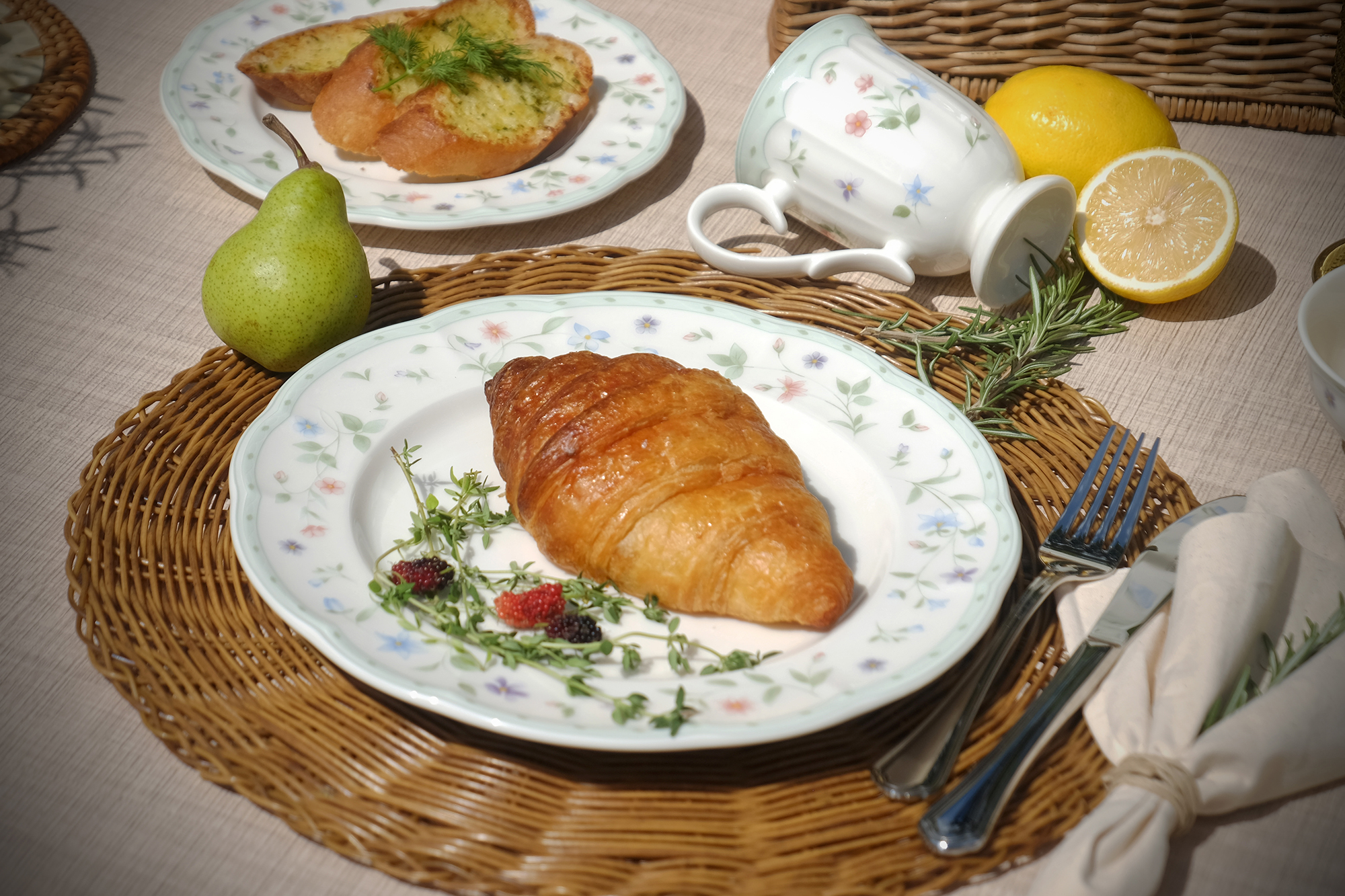 La Clarte Dinnerware Set 12 Pcs