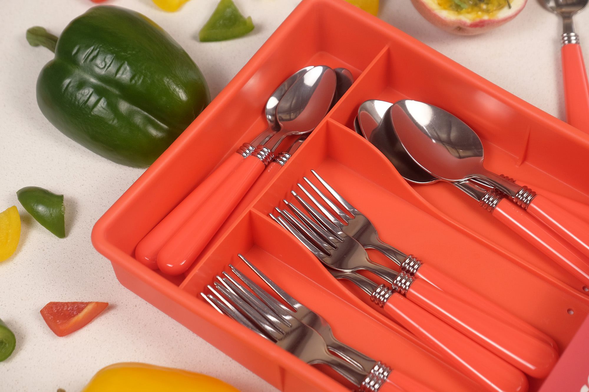 Colour Plastic Handle Roselia Cutlery Set 16pcs - Red